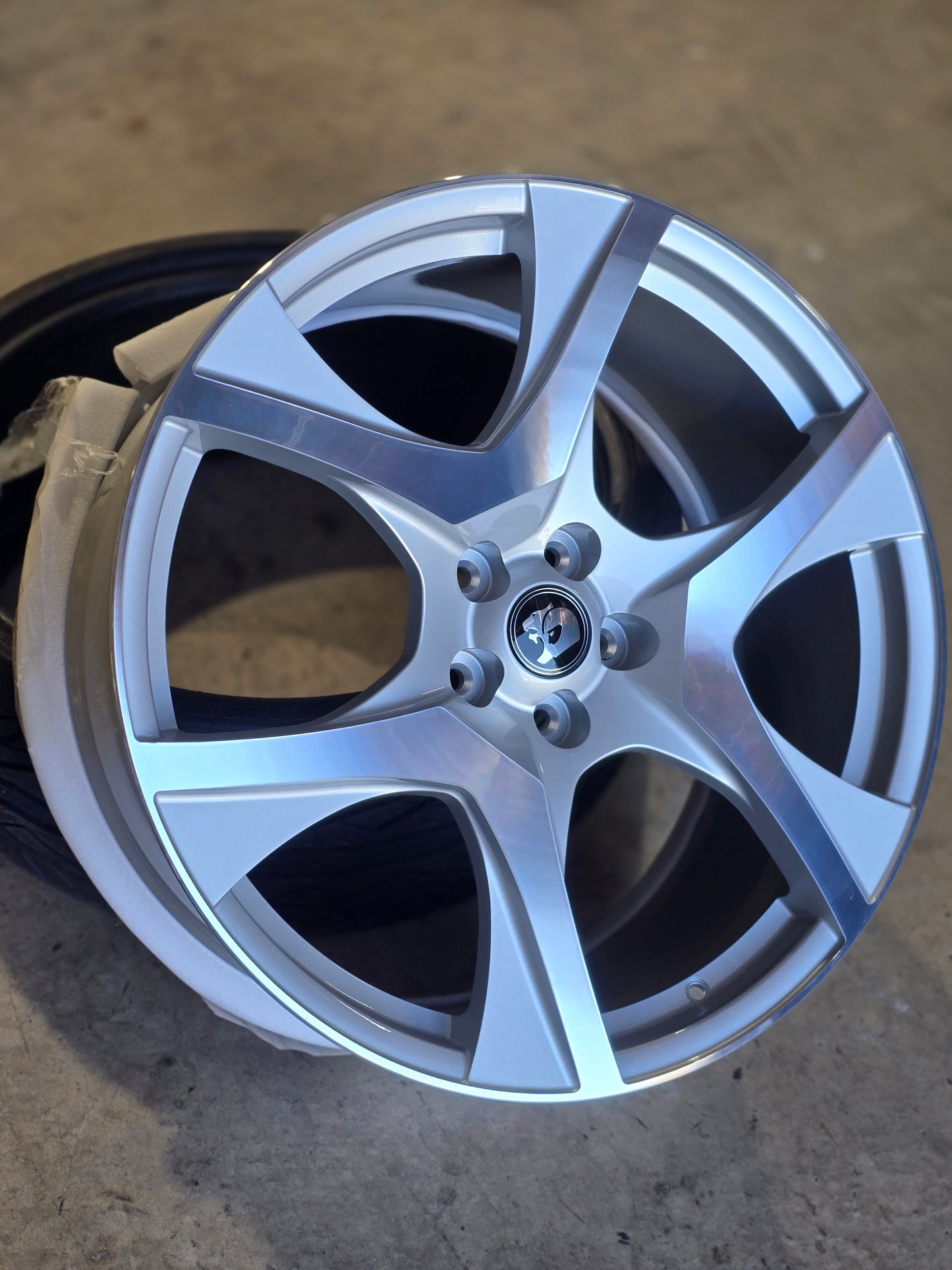 22" GEN-F VFR8 Forged Wheels Staggered
