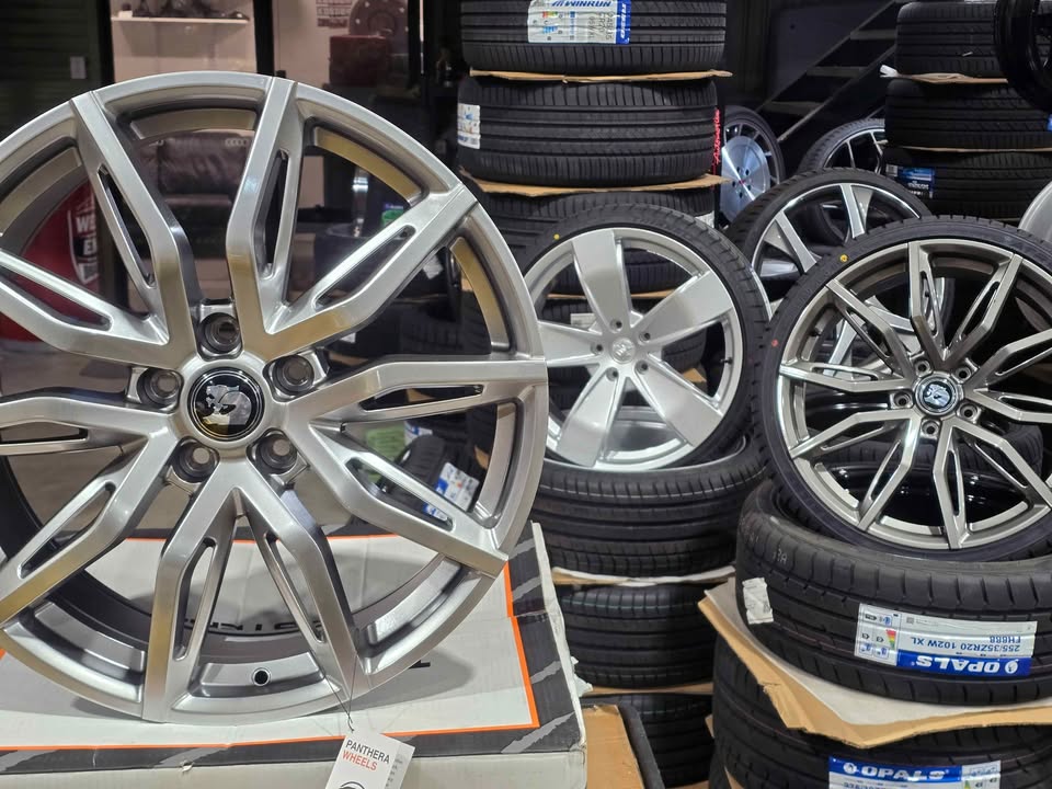 20" VF2 GTS Style Wheels | Staggered | Holden HSV | 5x120