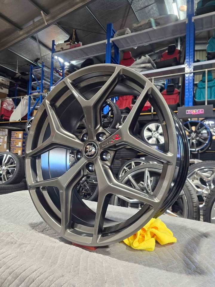 22" VF HSV GTSR Engraved Wheels SEMI FORGED – Hyper Black & Gloss Black